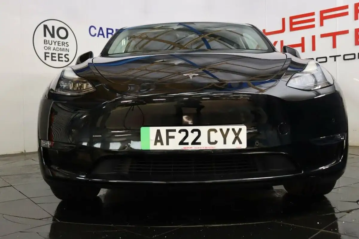 2022-tesla-model-y-e-long-range-big-9