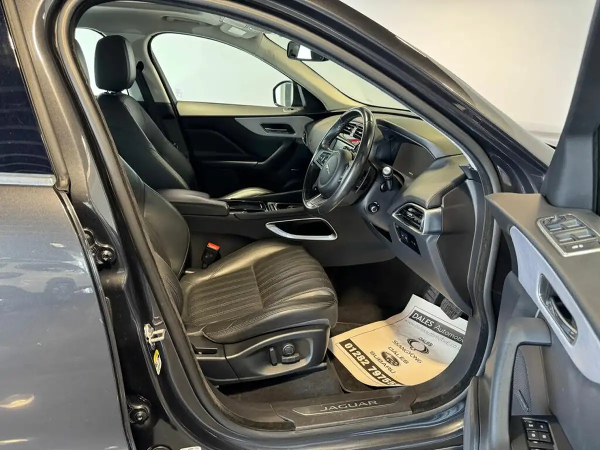 2018-jaguar-f-pace-30td-portfolio-awd-big-14