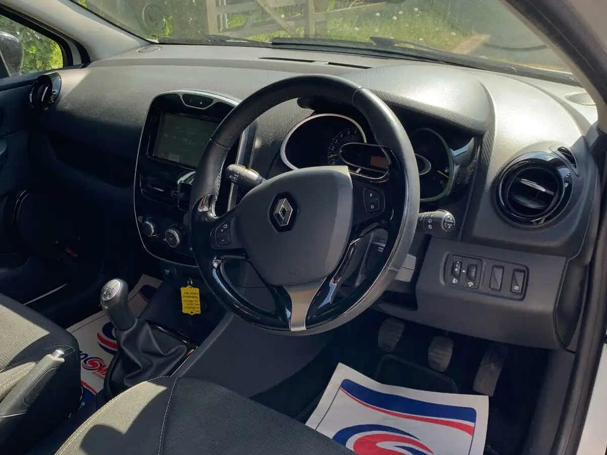 2015-renault-clio-09-tce-dynamique-nav-big-10