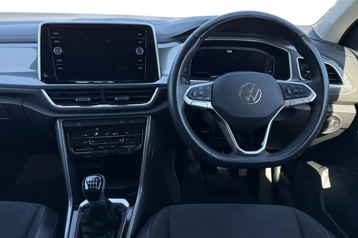 2022-volkswagen-t-roc-10-tsi-style-hatchback-5d-big-16