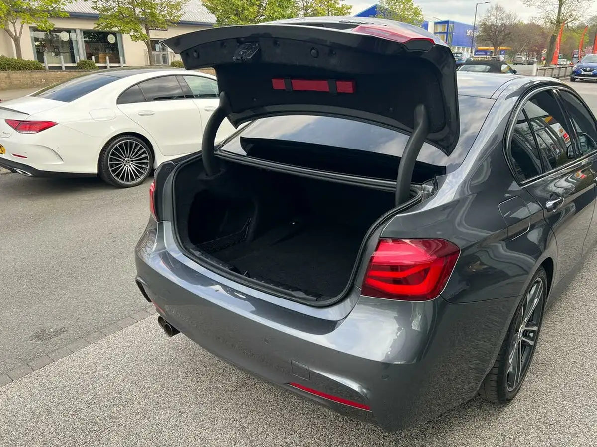 2018-bmw-3-series-30td-330d-m-sport-shadow-edition-saloon-4d-big-62