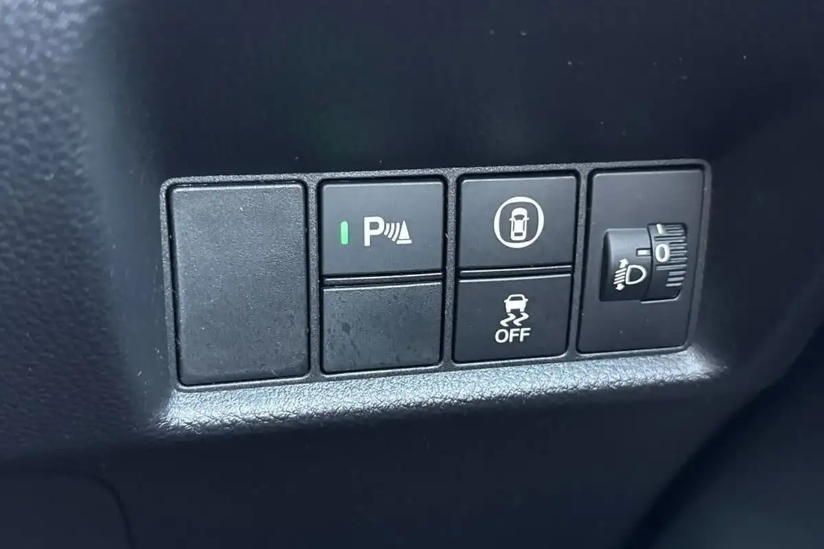 2023-honda-jazz-15-i-mmd-sr-big-27