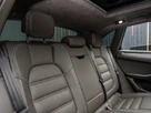 2021-porsche-macan-29-turbo-small-32