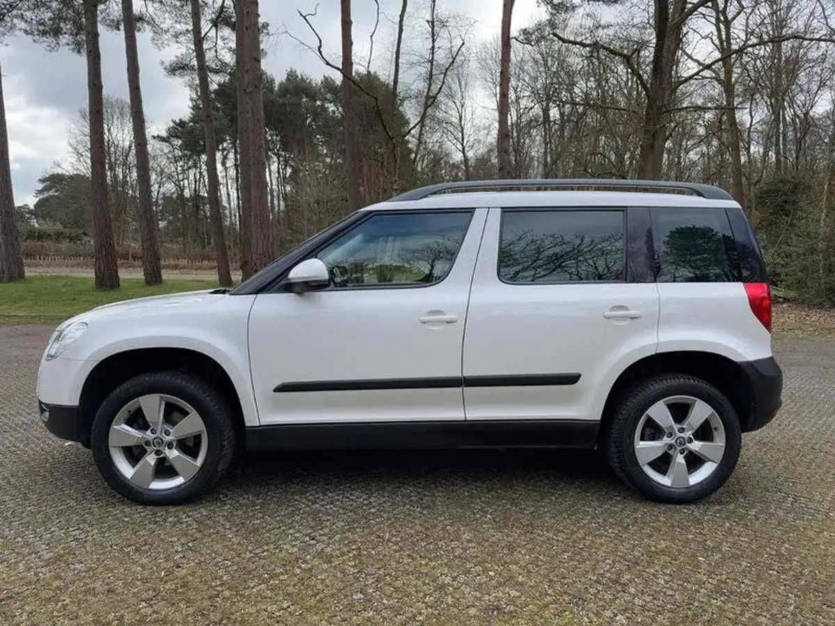 2013-skoda-yeti-20td-se-plus-140bhp-4x4-big-5