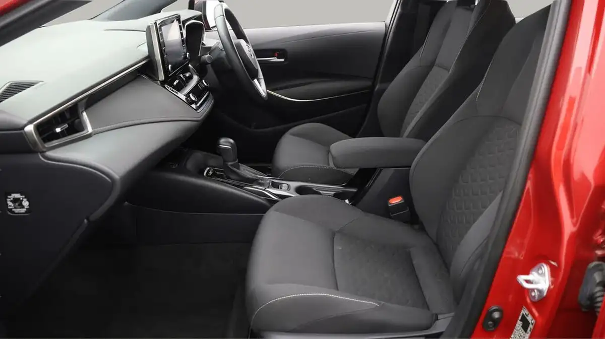 2022-toyota-corolla-18-vvt-i-icon-tech-trk-hatchback-5d-big-13