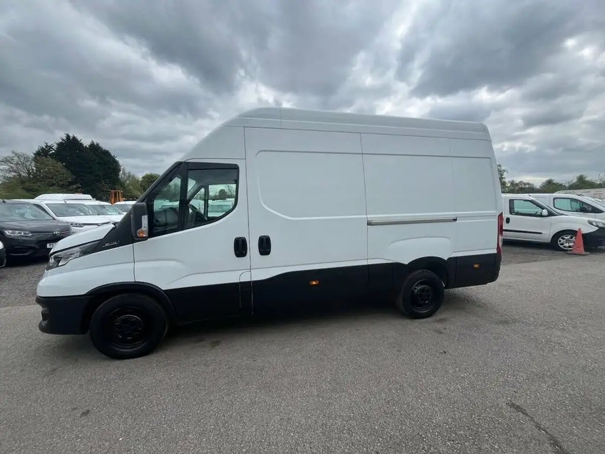2021-iveco-daily-s-class-23td-35s14v-business-3520mm-h2-136pseu6dt-big-3