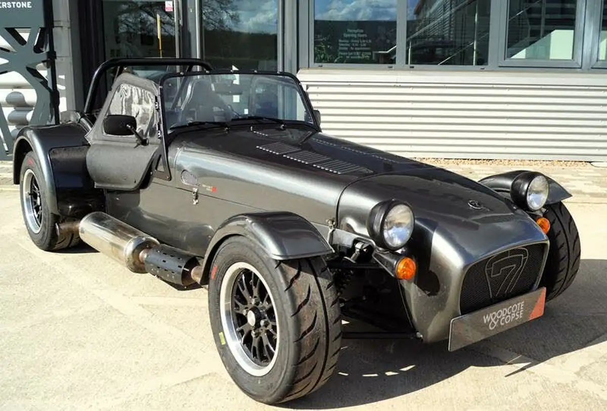 2016-caterham-seven-big-8