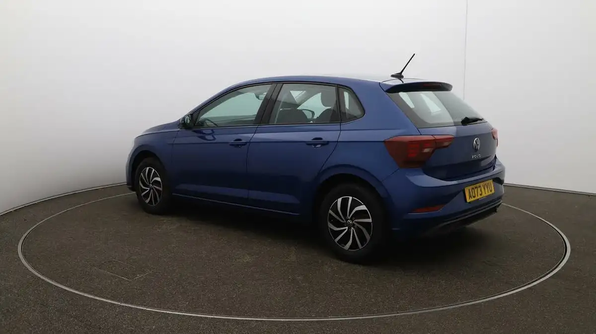 2023-volkswagen-polo-10-life-big-5