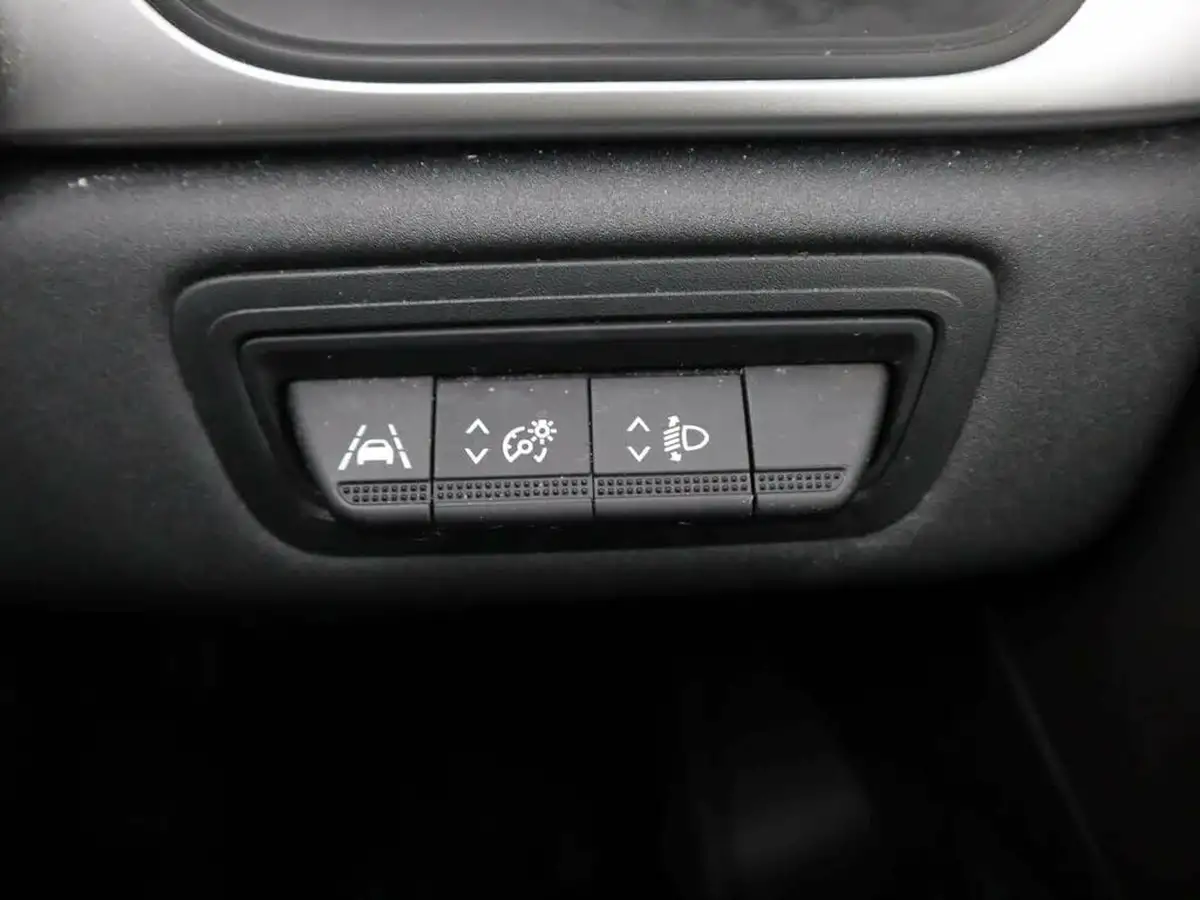 2021-renault-captur-10-tce-iconic-edition-big-33