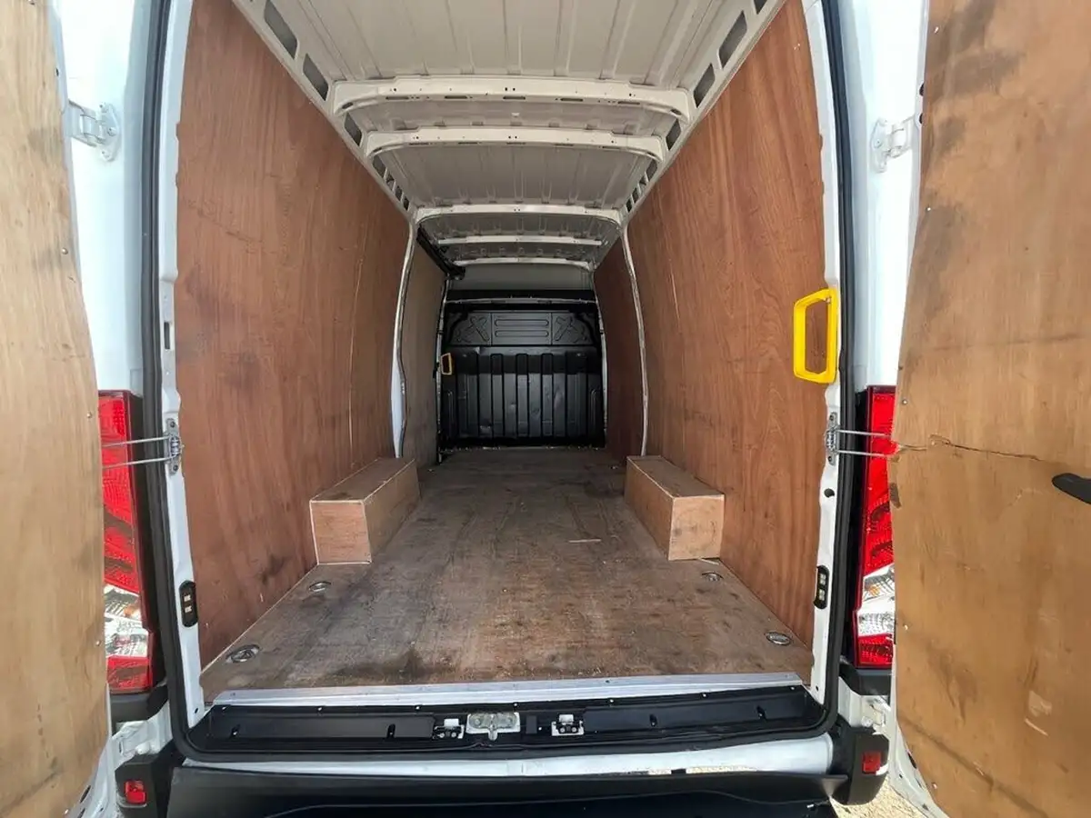 2023-iveco-daily-s-class-23td-35s14v-business-3520mm-h2-136pseu6dt-big-40