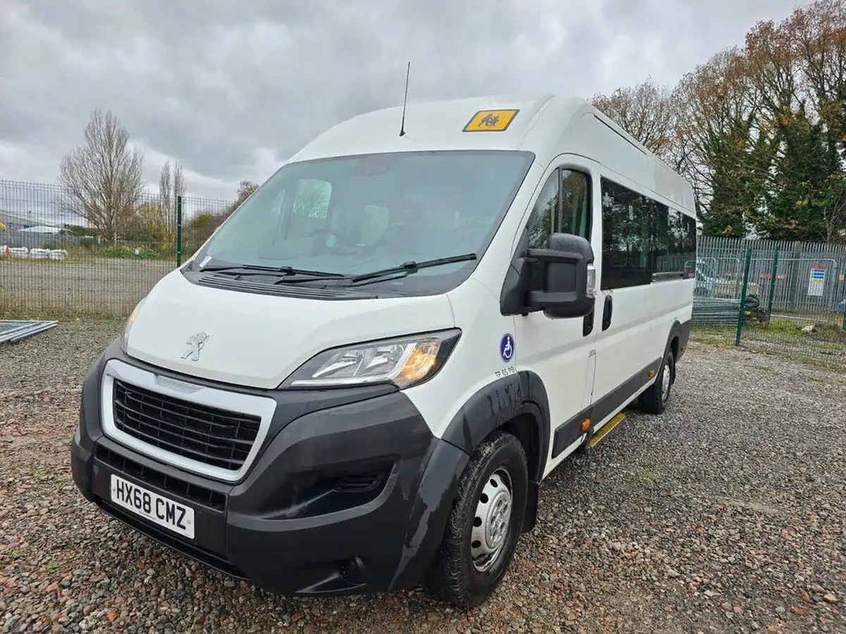 2018-peugeot-boxer-20-bluehdi-440-l4-h2-130-panel-big-9