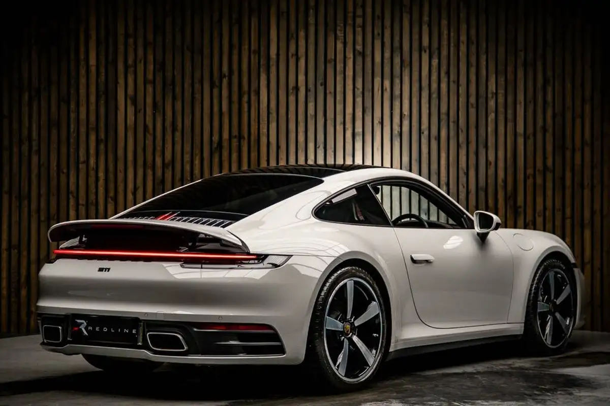 2021-porsche-911-30-carrera-4-coupe-big-3