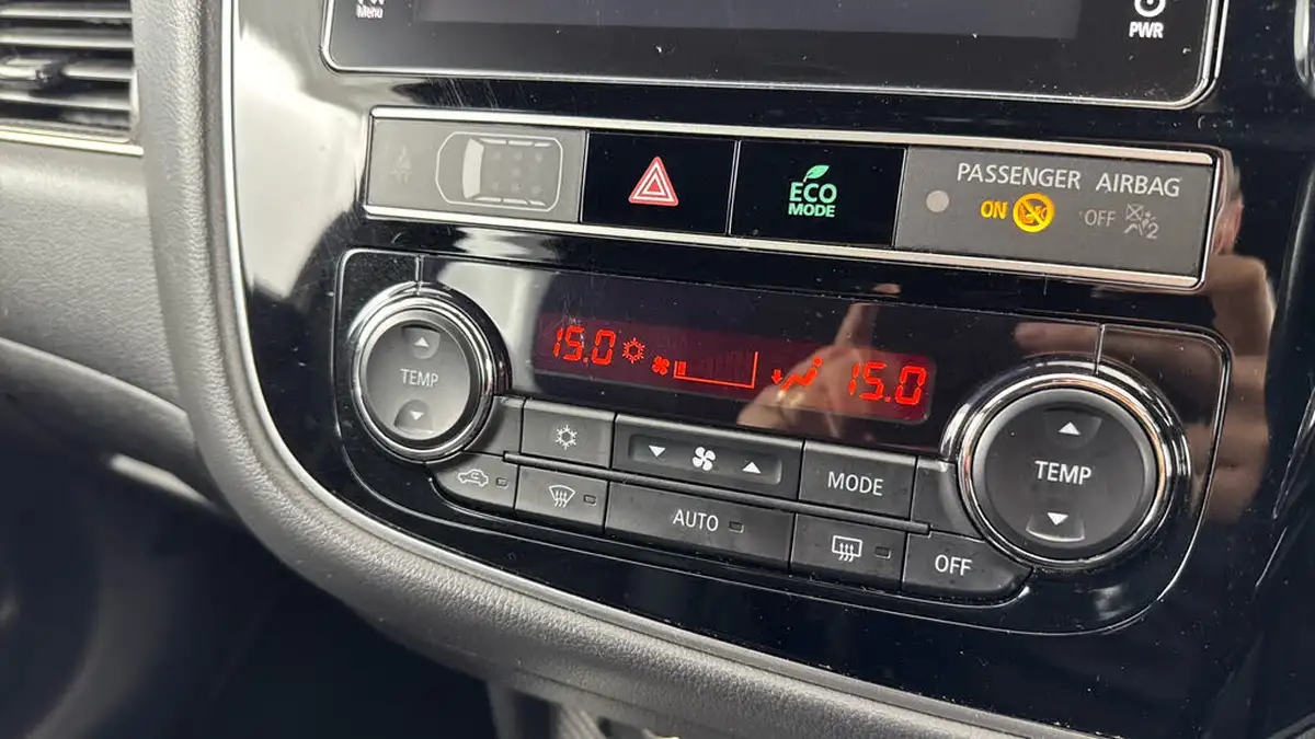 2019-mitsubishi-outlander-24-4h-phev-big-18