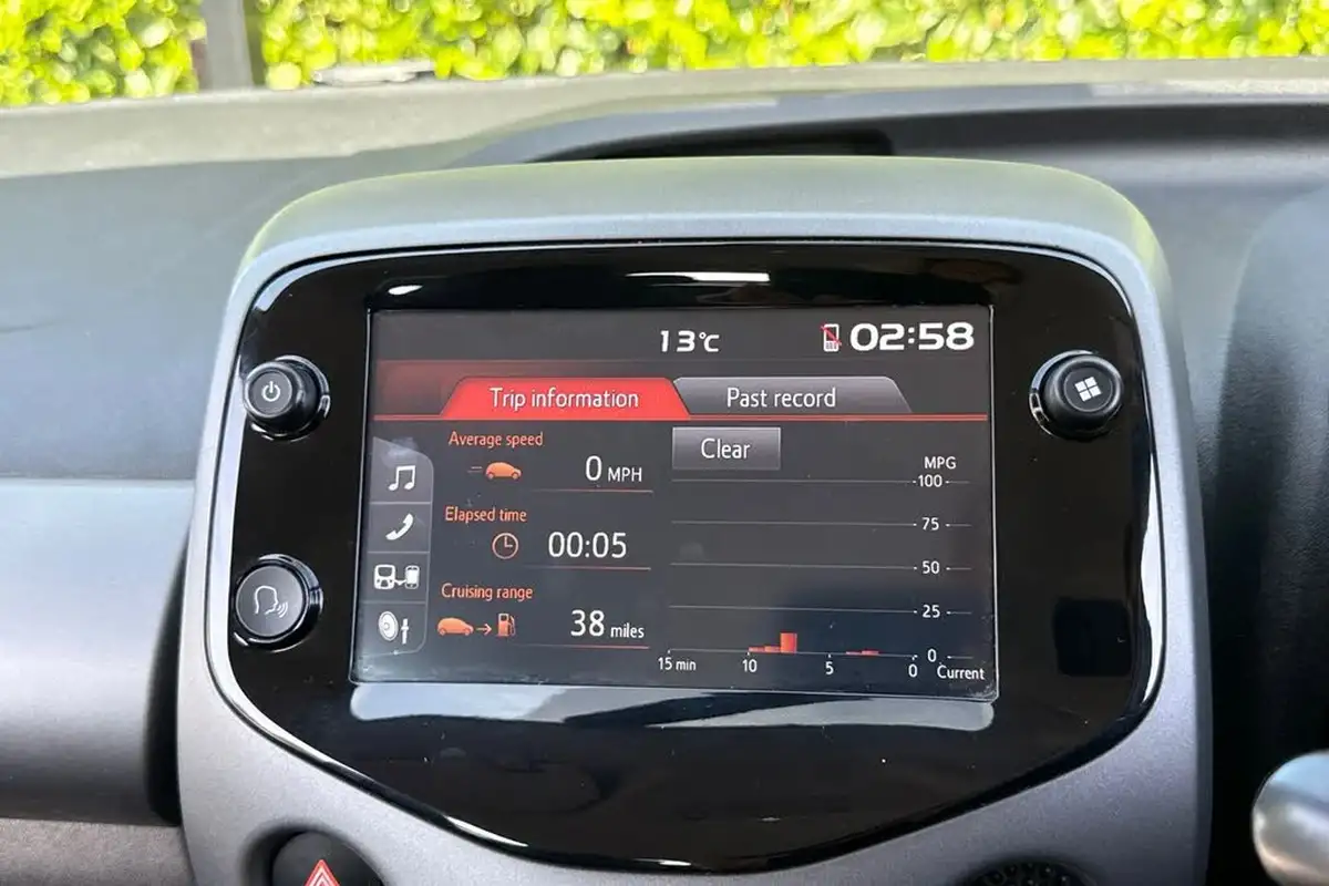 2020-toyota-aygo-10-vvt-i-x-play-big-44