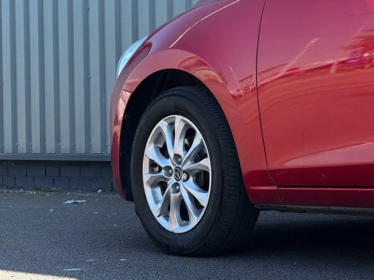 2015-mazda-mazda2-15-se-l-nav-big-13