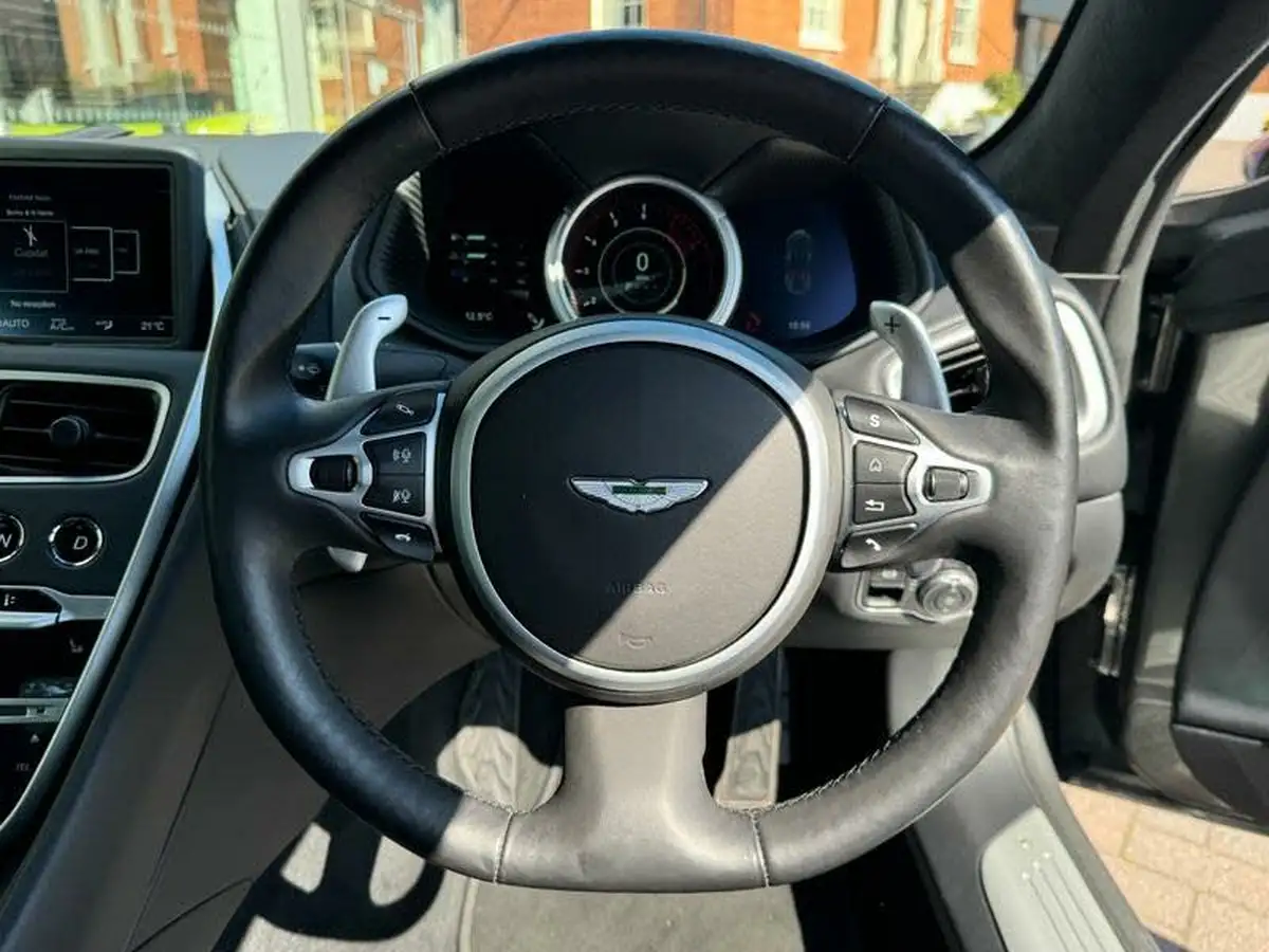 2021-aston-martin-db11-40-v8-528bhp-big-7