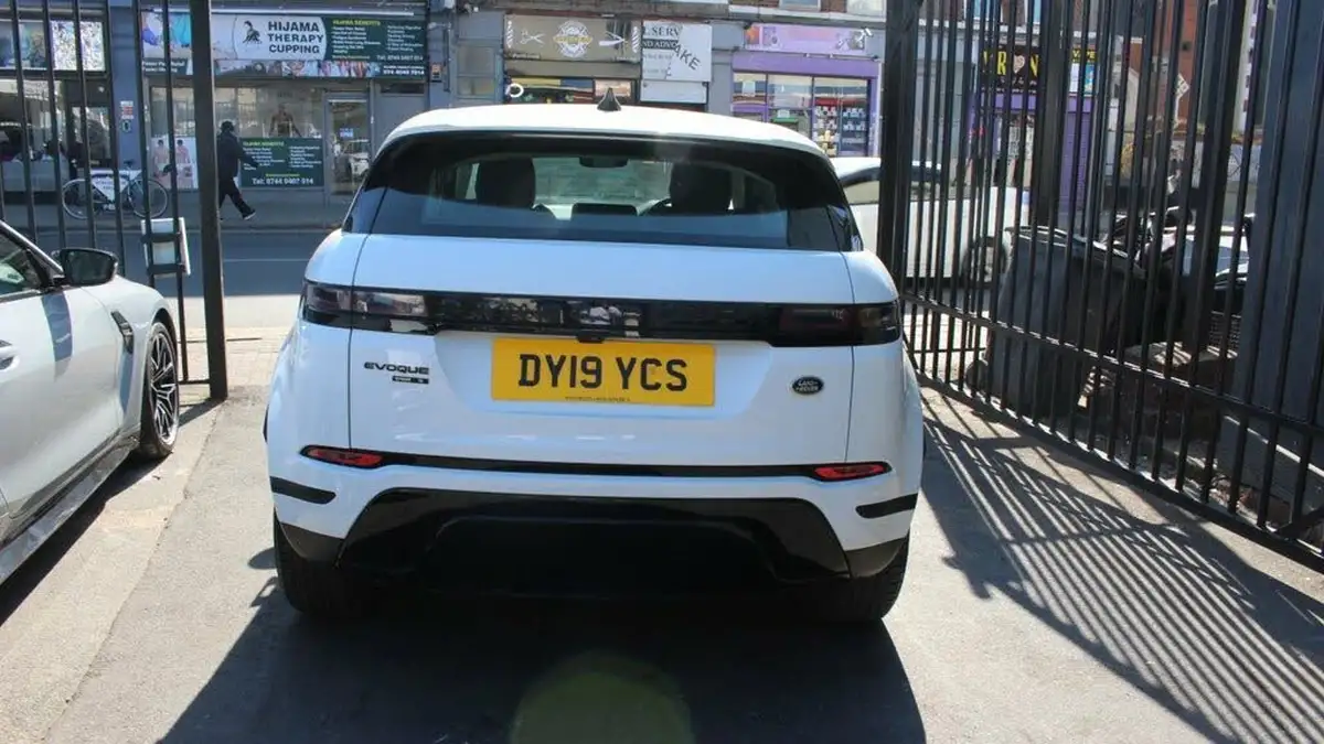 2019-land-rover-range-rover-evoque-20-d150-s-awd-auto-big-5