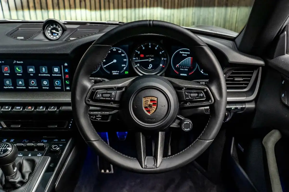 2022-porsche-911-30-carrera-gts-coupe-big-25