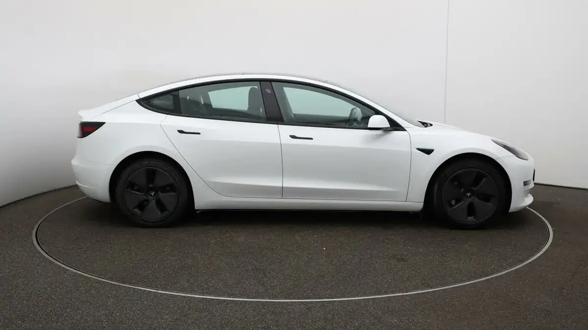 2021-tesla-model-3-e-long-range-awd-big-48