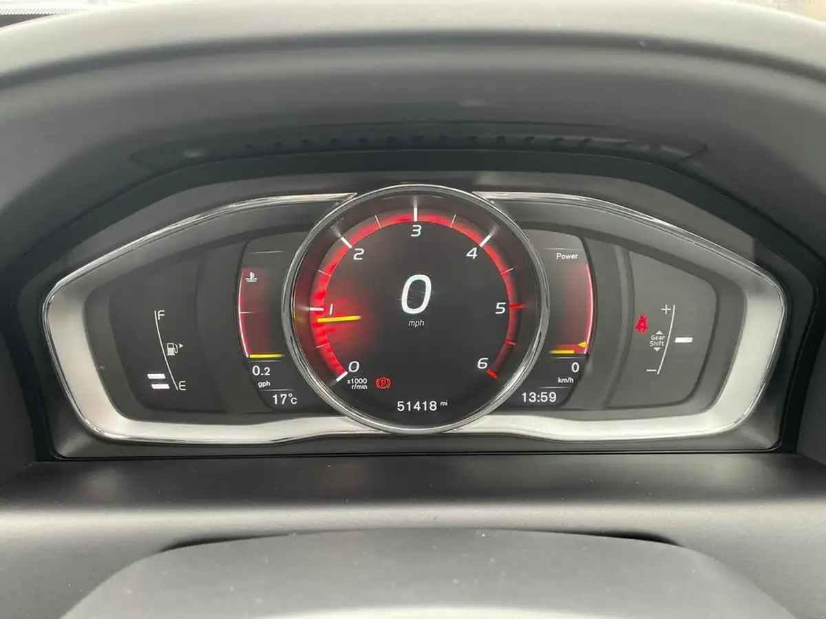 2017-volvo-xc60-20td-d4-r-design-lux-big-13