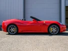 2010-ferrari-california-43-small-3