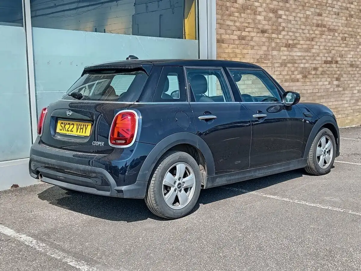 2022-mini-cooper-15-cooper-classic-hatchback-5d-big-2
