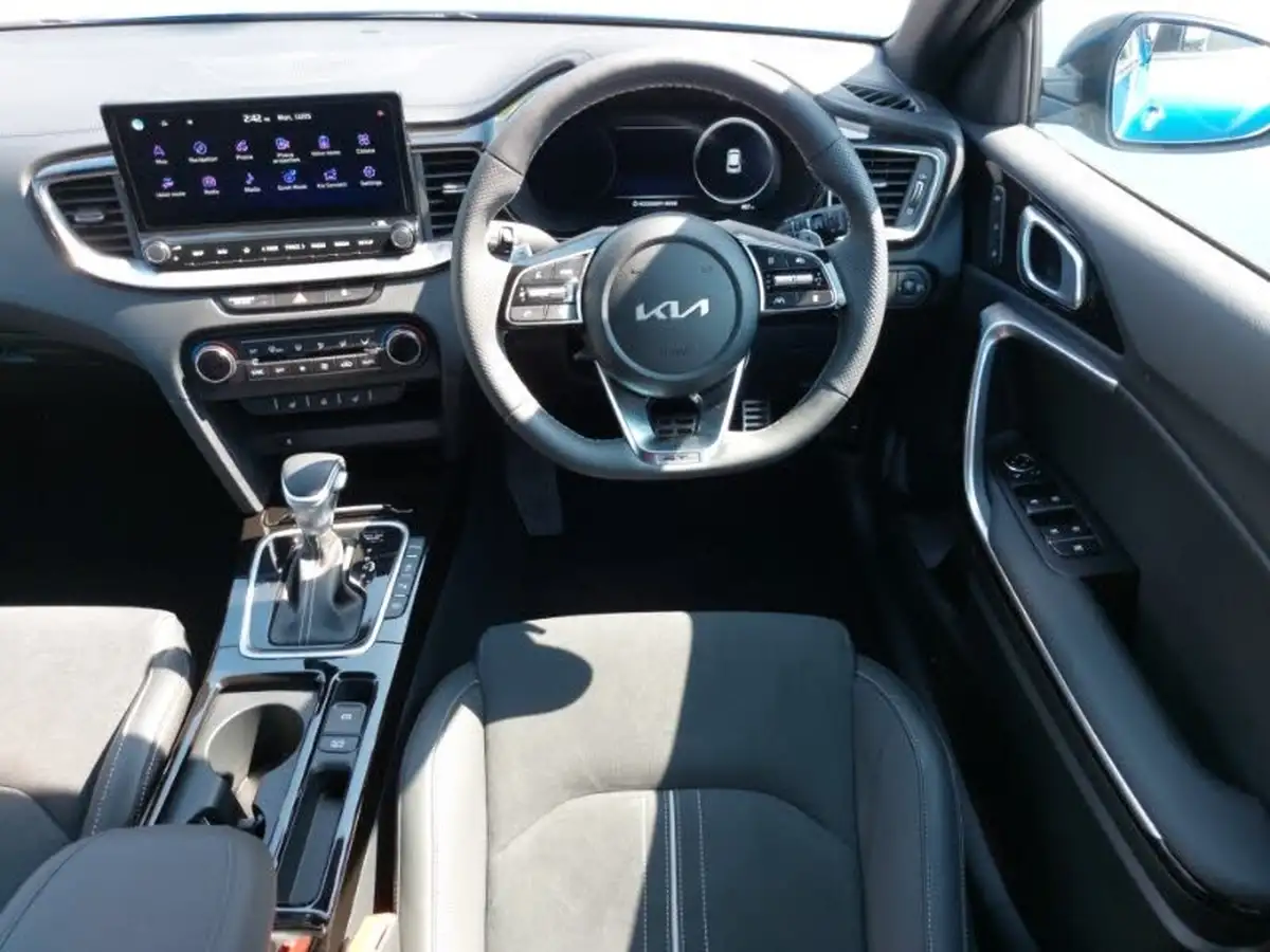 2025-kia-xceed-15-t-gdi-gt-line-s-big-10