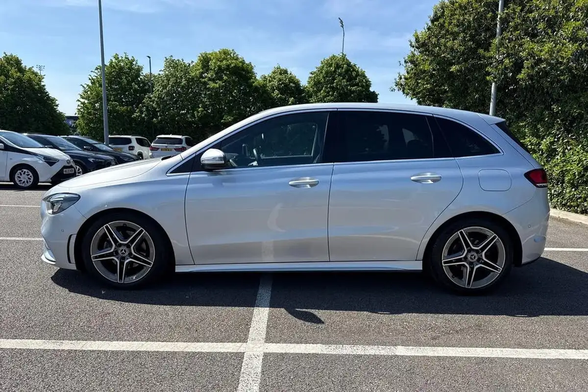 2020-mercedes-benz-b-class-20d-b200d-amg-line-executive-big-29