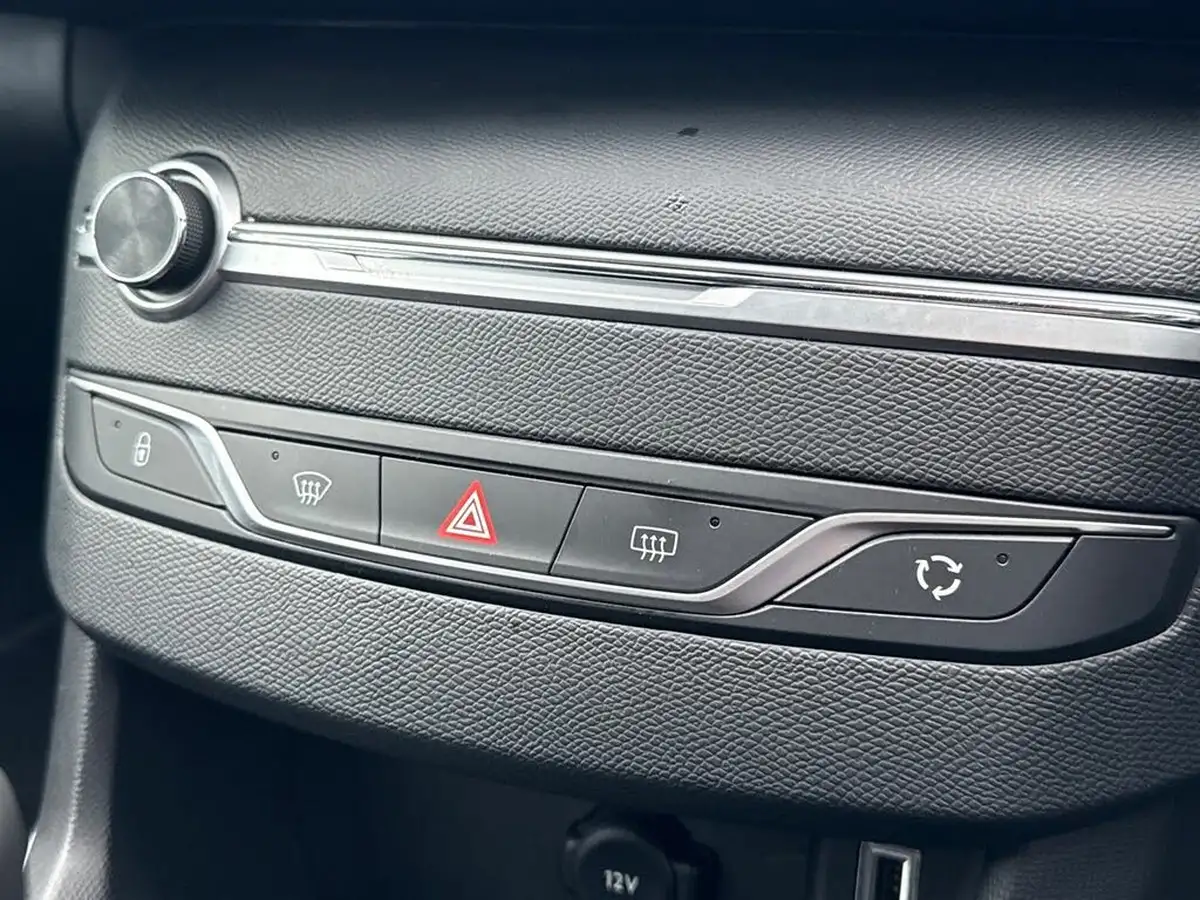 2021-peugeot-308-sw-12-puretech-gt-estate-big-25