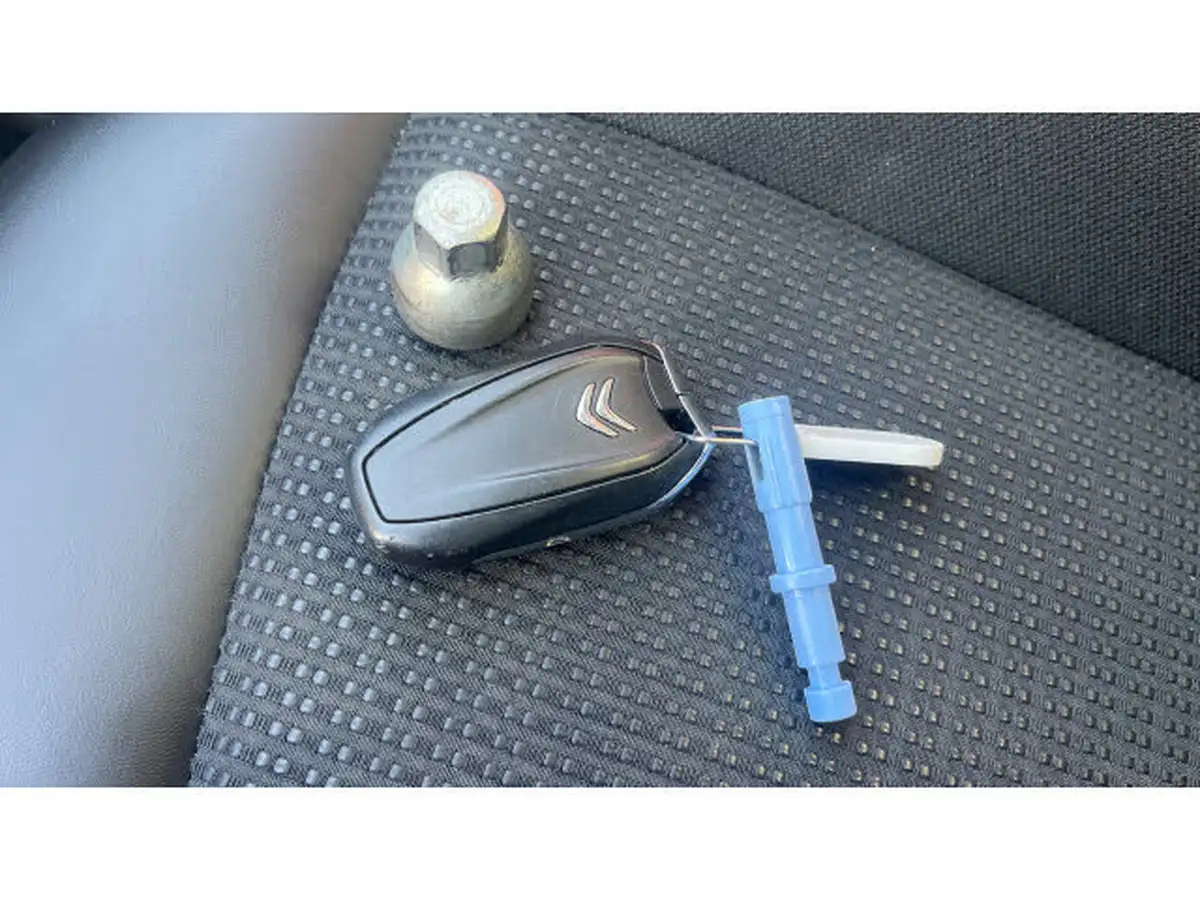 2022-citroen-grand-c4-spacetourer-12-puretech-shine-eat8-big-18