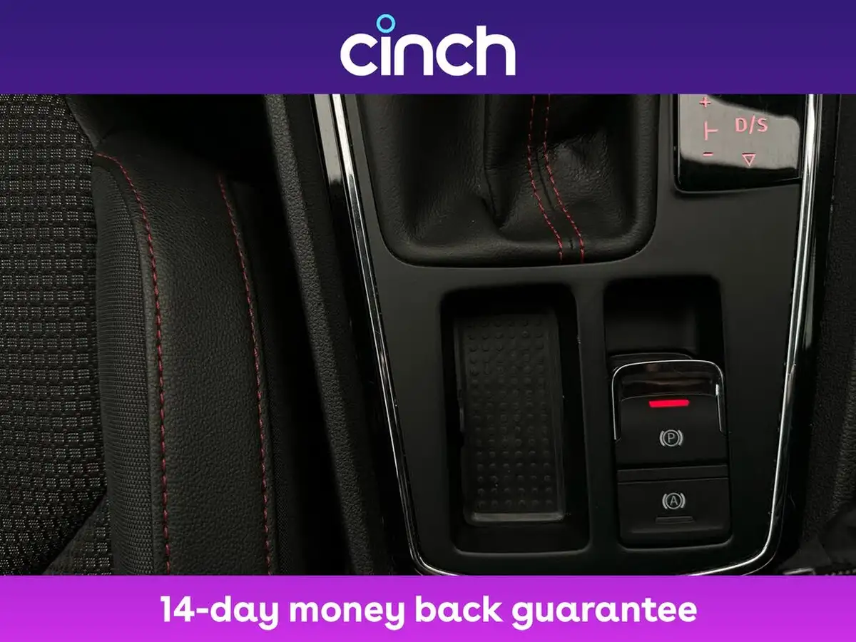2019-seat-leon-20-tsi-fr-hatchback-big-30