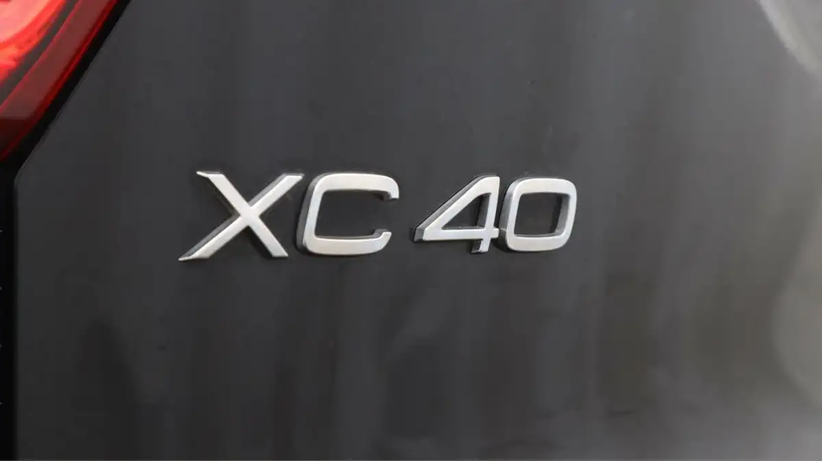 2021-volvo-xc40-15-t3-momentum-163bhp-big-21
