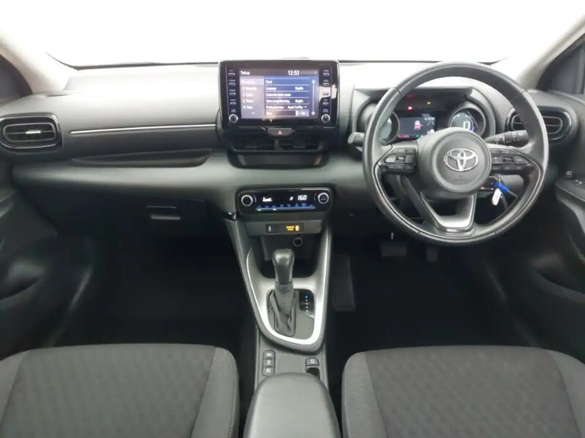 2022-toyota-yaris-15-vvt-i-design-big-2