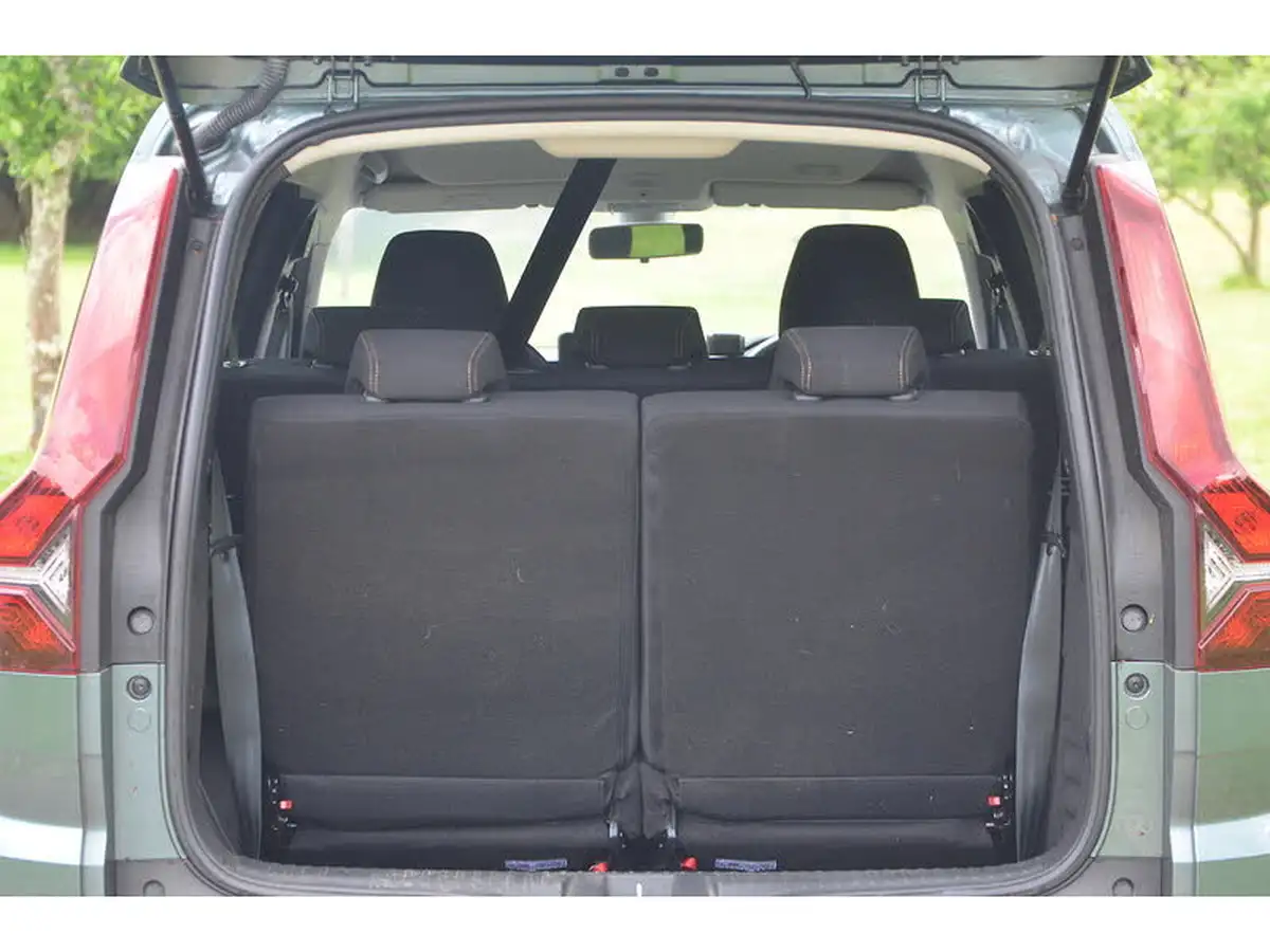 2024-dacia-jogger-16-tce-extreme-big-15