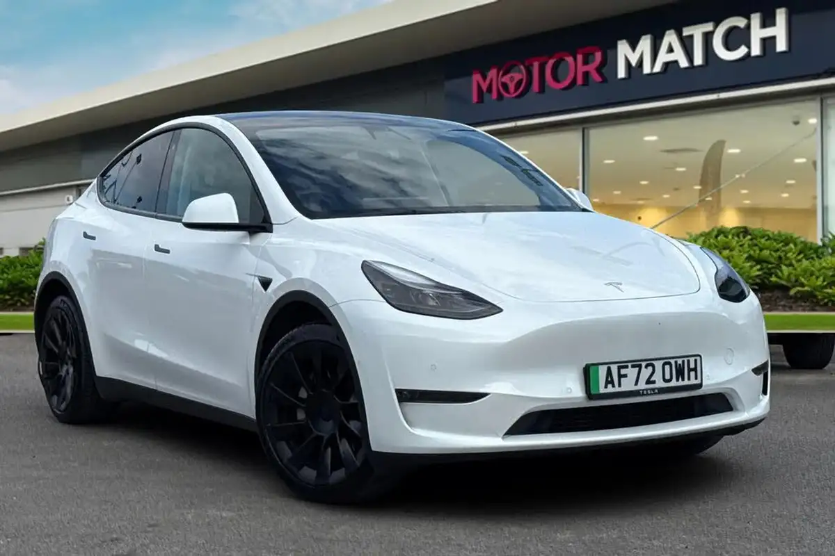 2022-tesla-model-y-e-long-range-big-0