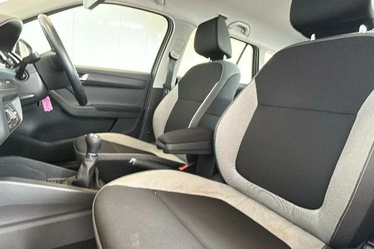 2015-skoda-fabia-12-tsi-se-109ps-estate-big-14