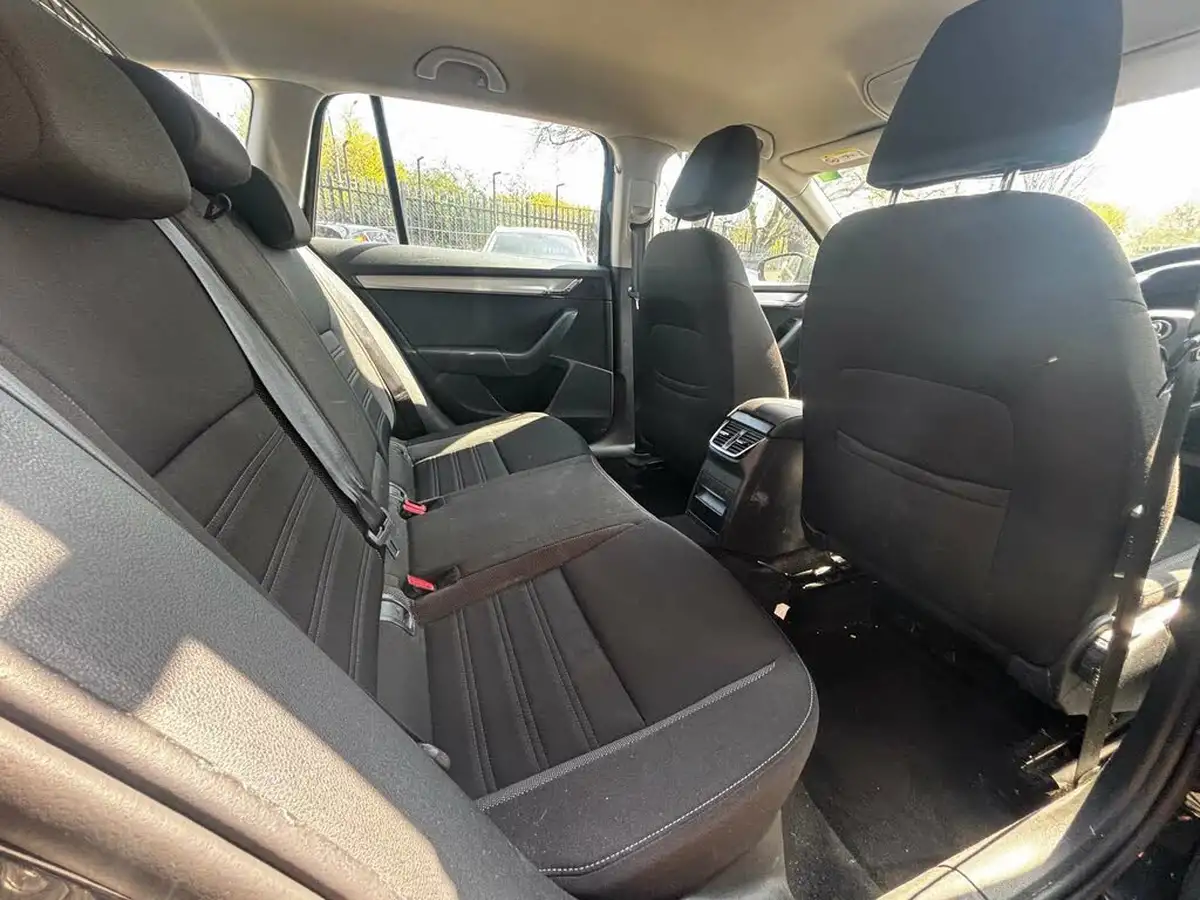 2020-skoda-octavia-10-tsi-se-technology-115ps-estate-big-15