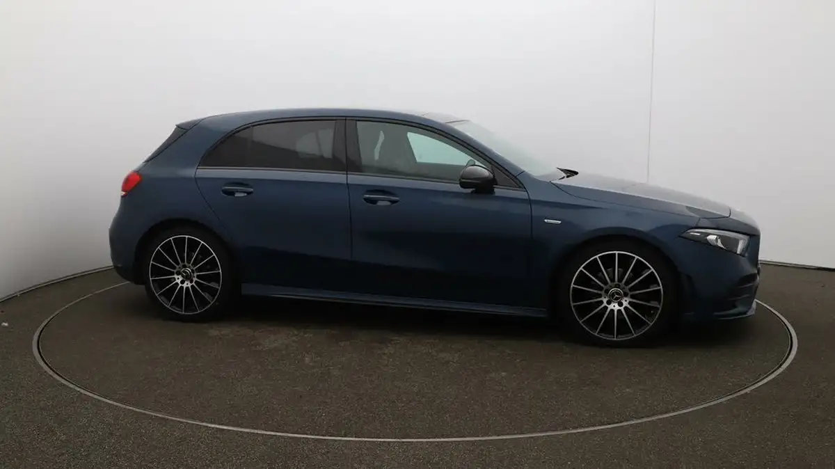 2020-mercedes-benz-a-class-20d-a200d-exclusive-edition-big-50