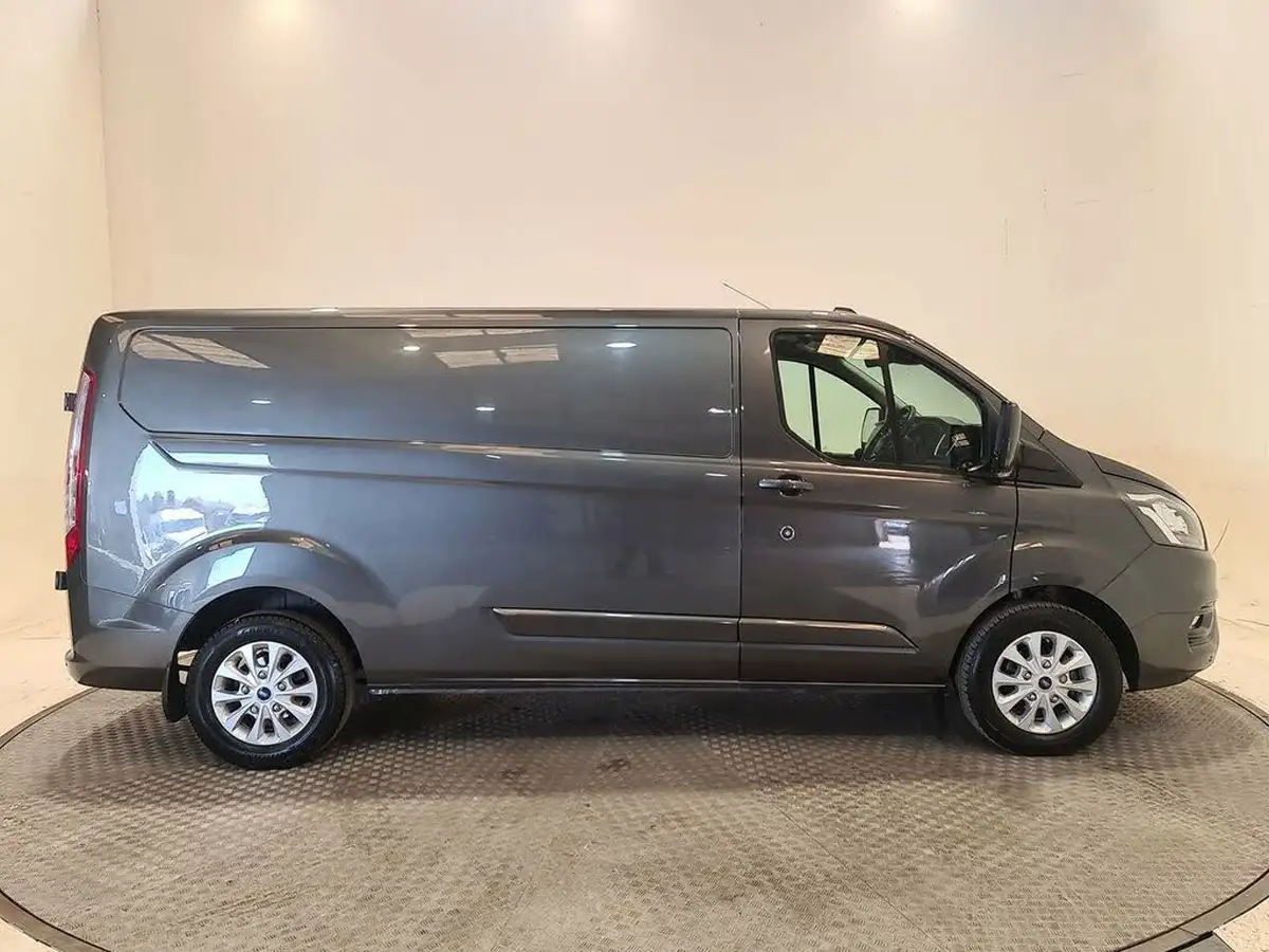 2023-ford-transit-custom-big-34