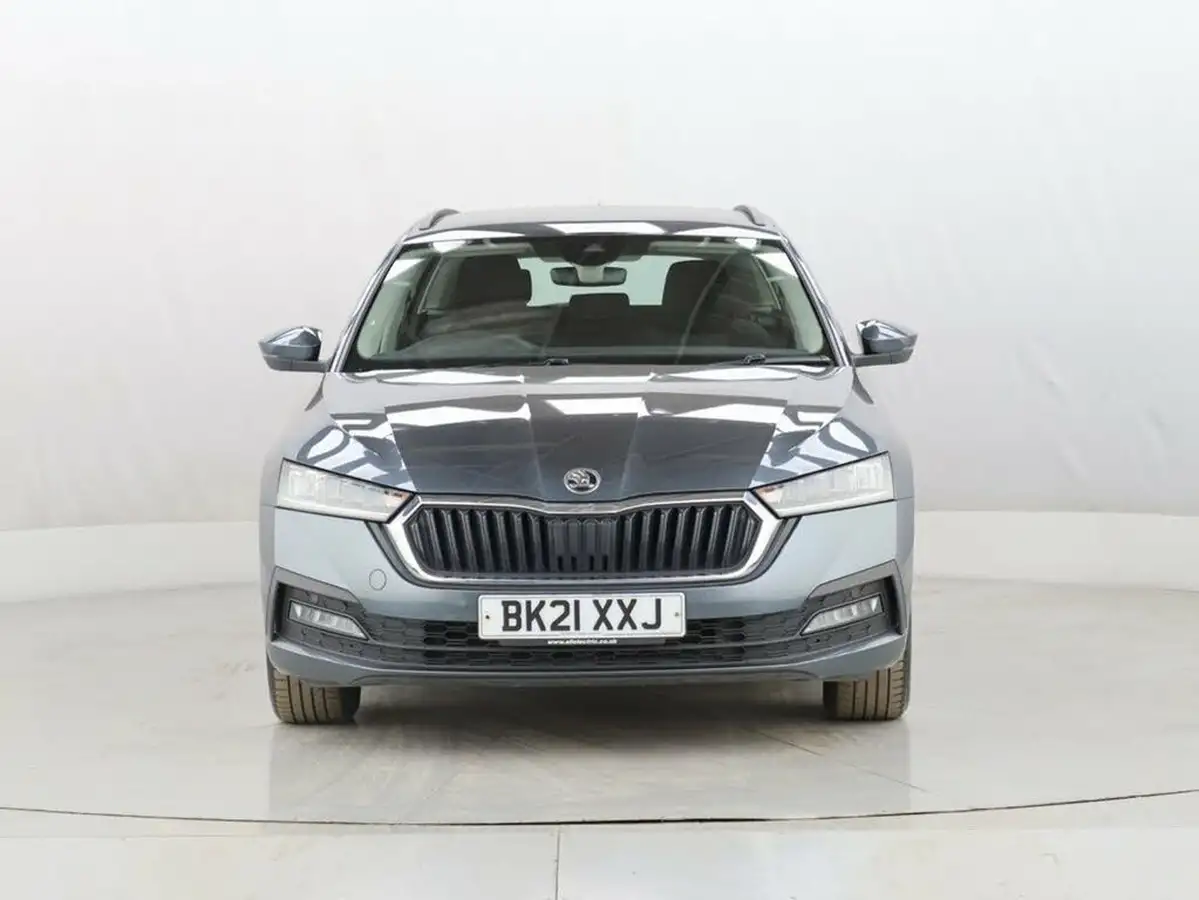 2021-skoda-octavia-20tdi-se-technology-115ps-scr-estate-big-2