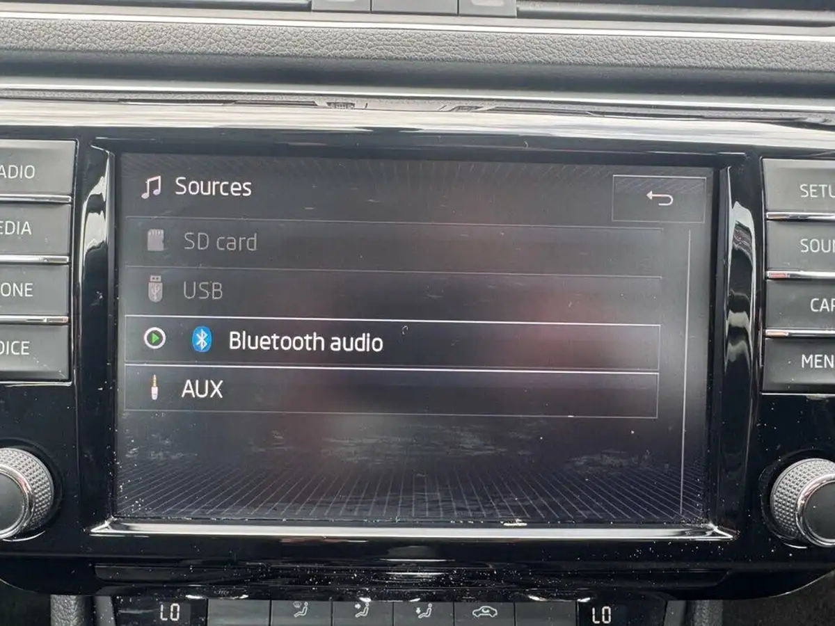 2018-skoda-superb-20tdi-scr-se-hatchback-dsg-big-15