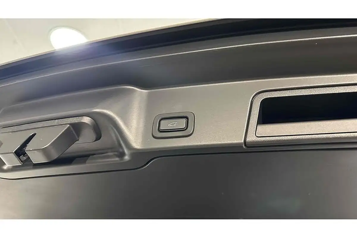2019-land-rover-range-rover-evoque-20-d180-s-big-50