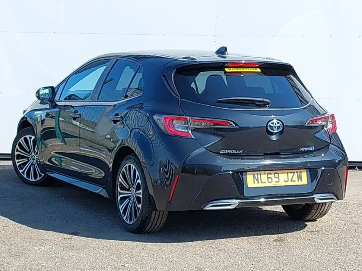 2019-toyota-corolla-20-vvt-i-design-trk-hatchback-big-1