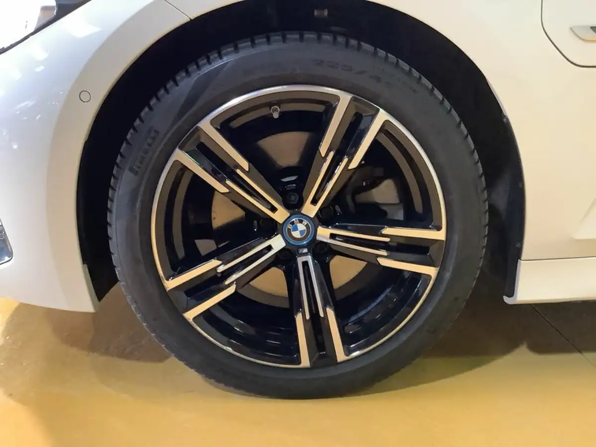 2022-bmw-3-series-20-330e-m-sport-touring-5d-big-23