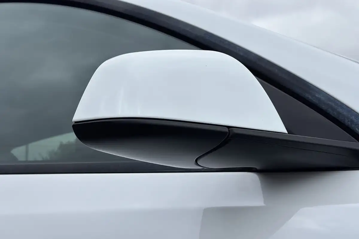 2022-tesla-model-y-e-long-range-big-37