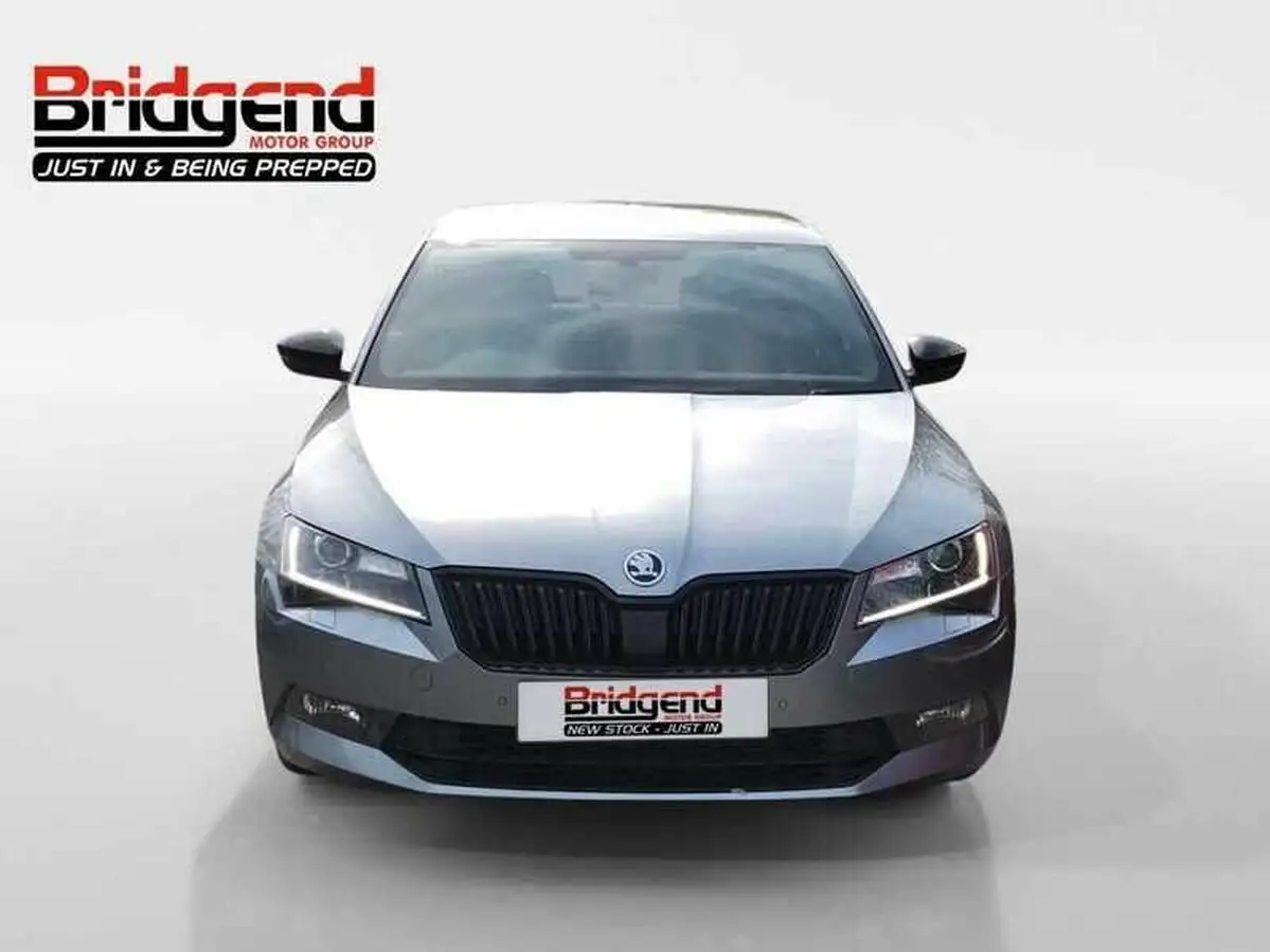 2019-skoda-superb-15-tsi-sportline-hatchback-dsg-big-1
