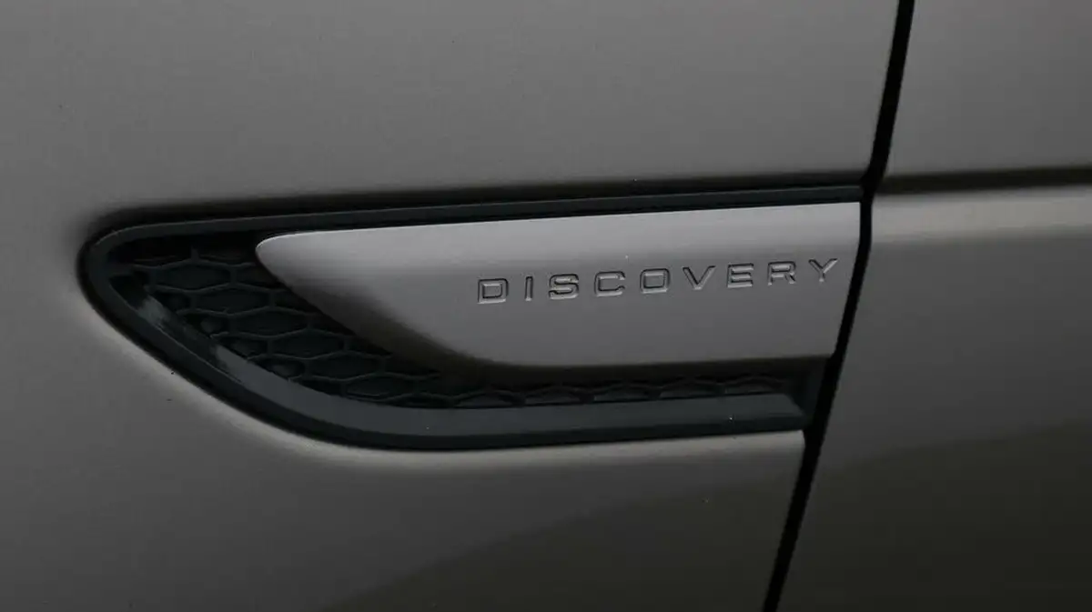 2020-land-rover-discovery-sport-20-p250-r-dynamic-hse-big-22