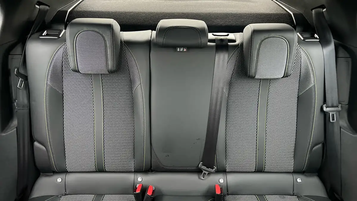 2024-peugeot-2008-suv-e-gt-136ps-50kwh-big-24