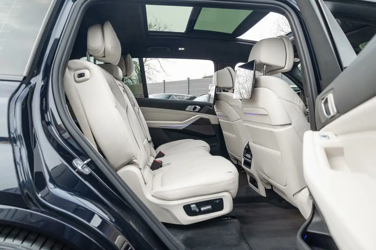 2020-bmw-x7-30td-m50d-big-11