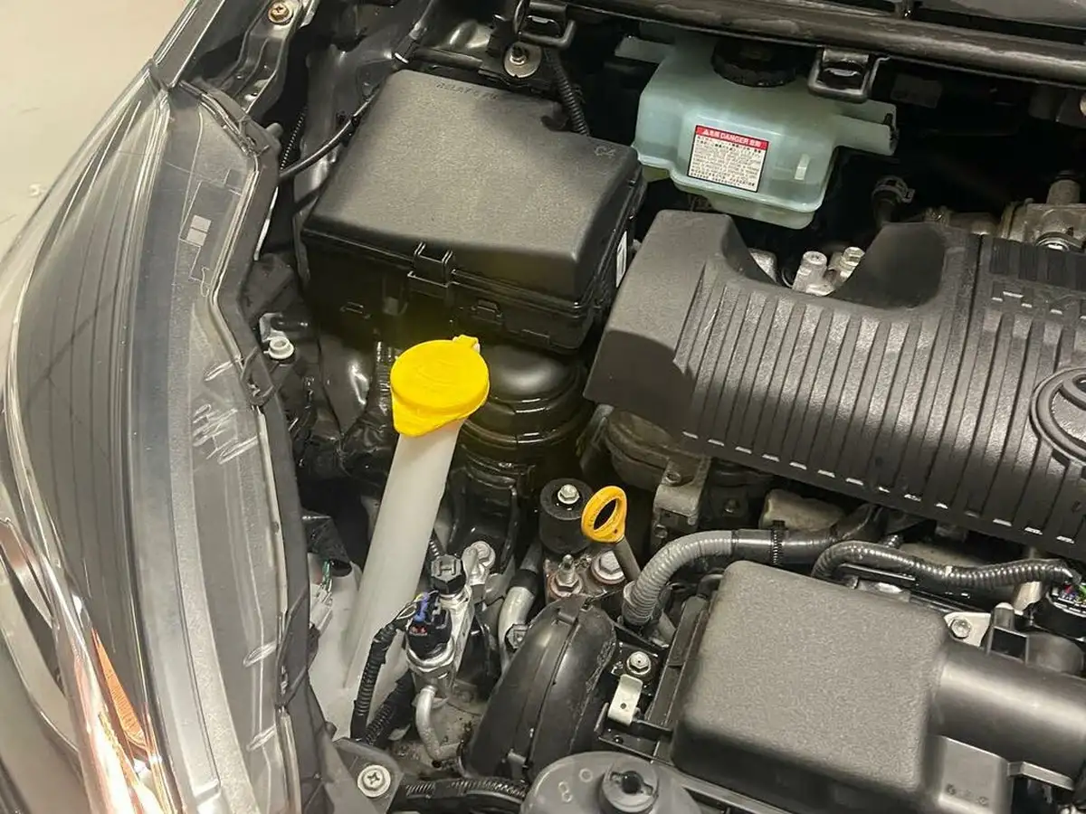 2019-toyota-yaris-15-vvt-i-icon-tech-98bhp-hybrid-1497cc-e-cvt-big-15